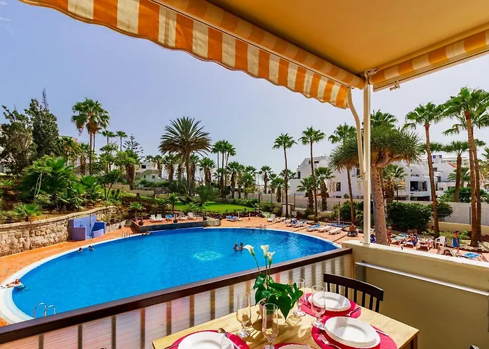 Fantasticstylish & Aircon, Near Lasamericas Beach