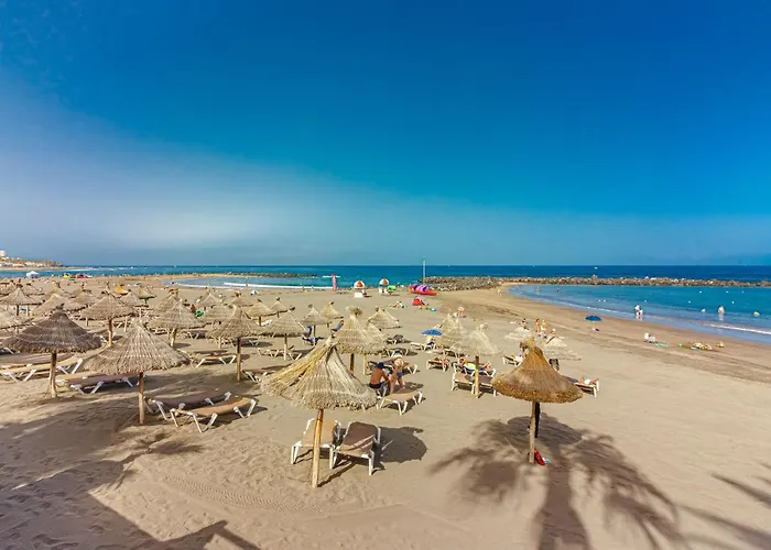 Fantasticstylish & Aircon, Near Lasamericas Beach