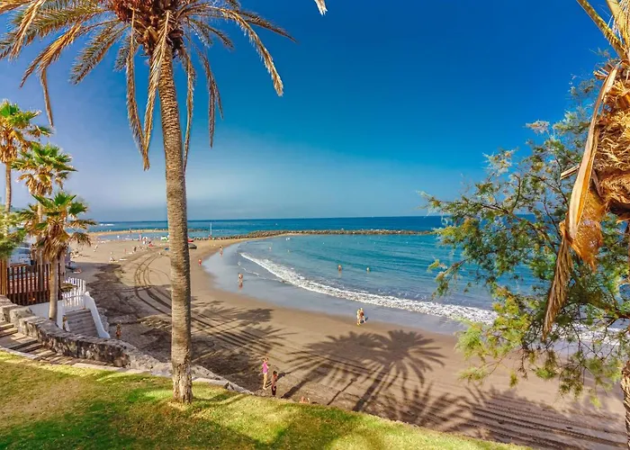 Fantasticstylish & Aircon, Near Lasamericas Beach