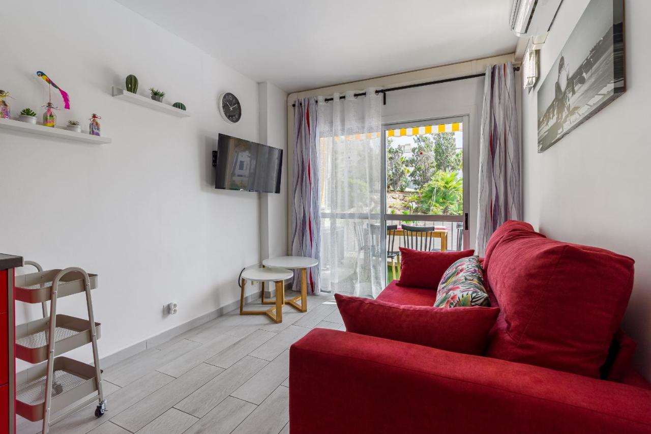 Fantasticstylish & Aircon, Near Lasamericas *