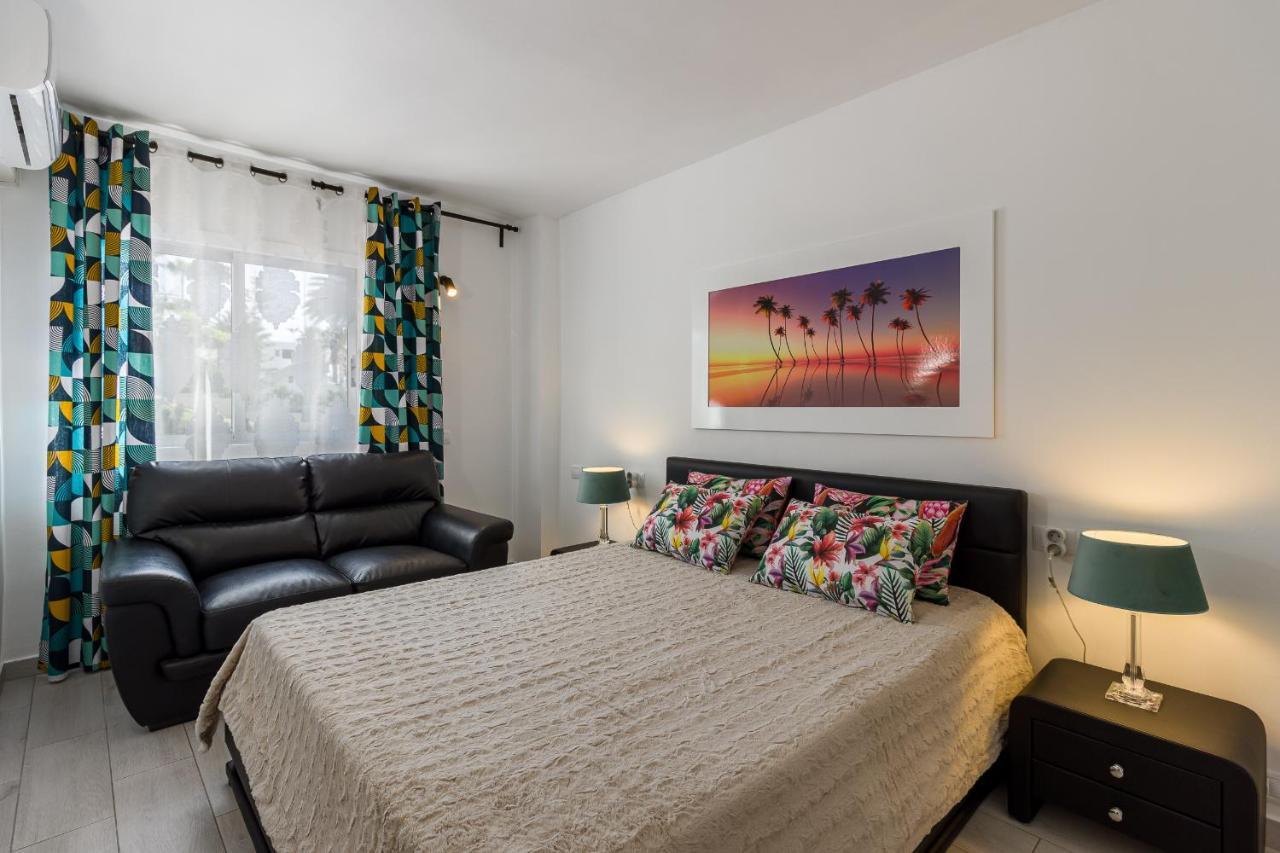 Fantasticstylish & Aircon, Near Lasamericas